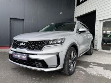 Voir le détail de l'offre de cette KIA Sorento 1.6 T-GDi 230ch HEV Design BVA6 4x2 7 places de 2023 en vente à partir de 424.25 €  / mois