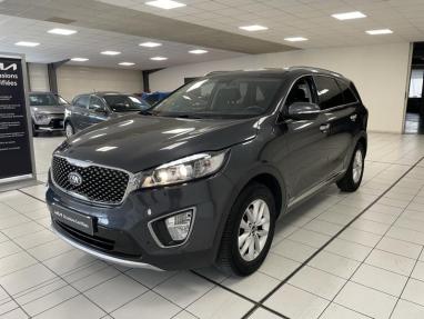 Voir le détail de l'offre de cette KIA Sorento 2.2 CRDi 200ch ISG Active 4x4 7 places de 2017 en vente à partir de 329.31 €  / mois