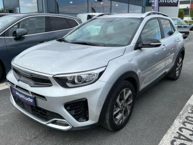 Voir le détail de l'offre de cette KIA Stonic 1.0 T-GDi 120ch MHEV GT Line de 2023 en vente à partir de 20 799 € 